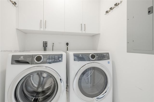 851 NE 1st Avenue 3911, Miami, FL 33132