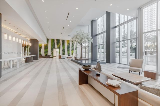 851 NE 1st Avenue 3911, Miami, FL 33132