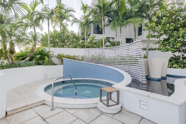 851 NE 1st Avenue 3911, Miami, FL 33132