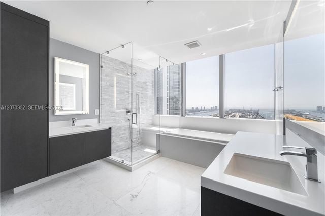 851 NE 1st Avenue 3911, Miami, FL 33132