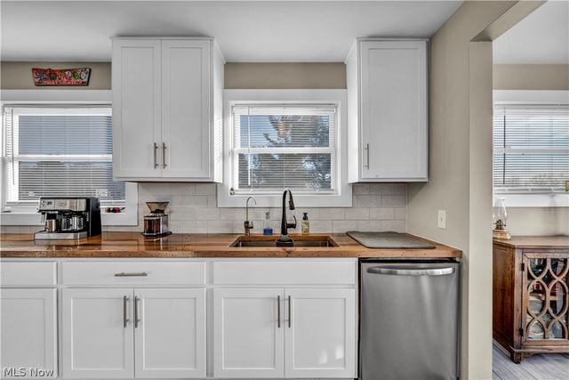 11390 Rainbow Highway, West Salem, OH 44287