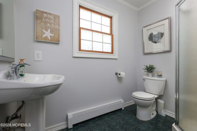 32 Sleepy Hollow Road, Red Bank, NJ 07701