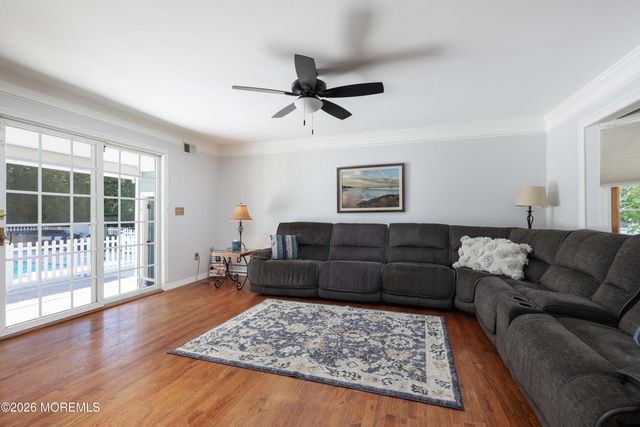 32 Sleepy Hollow Road, Red Bank, NJ 07701