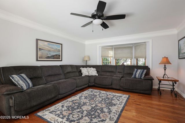 32 Sleepy Hollow Road, Red Bank, NJ 07701