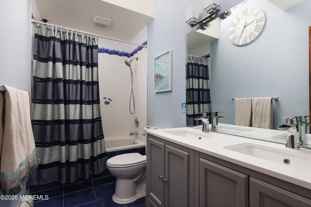 32 Sleepy Hollow Road, Red Bank, NJ 07701