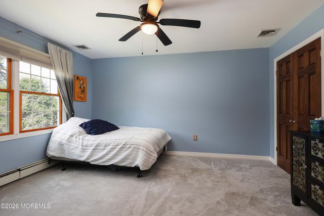 32 Sleepy Hollow Road, Red Bank, NJ 07701
