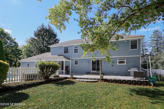 32 Sleepy Hollow Road, Red Bank, NJ 07701