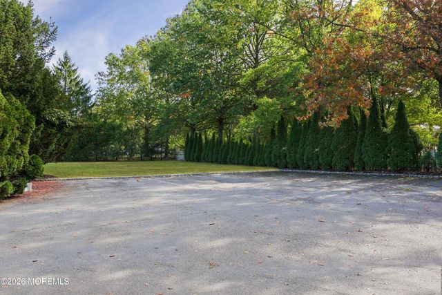 32 Sleepy Hollow Road, Red Bank, NJ 07701
