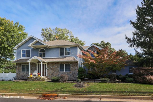 32 Sleepy Hollow Road, Red Bank, NJ 07701