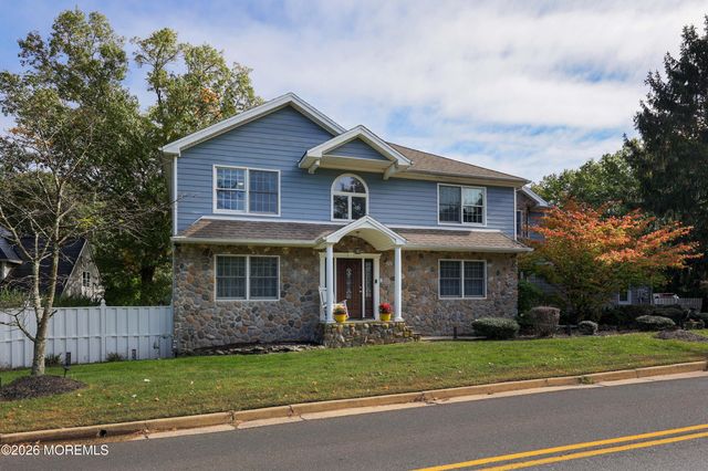 32 Sleepy Hollow Road, Red Bank, NJ 07701