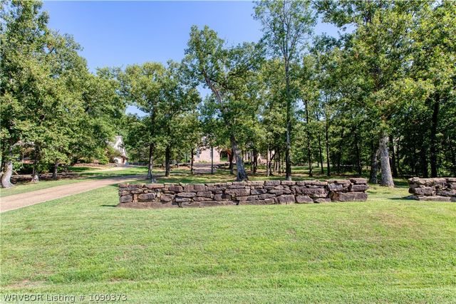 4707 Oak Hollow Lane, Fort Smith, AR 72903