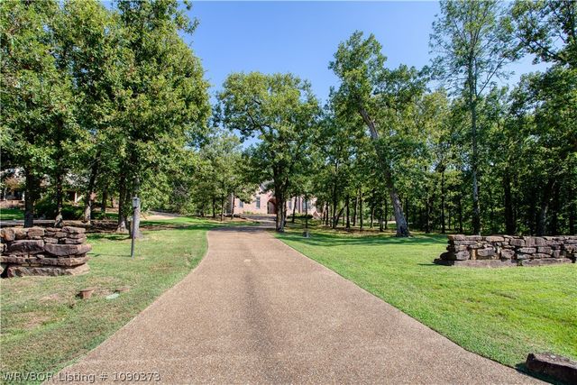 4707 Oak Hollow Lane, Fort Smith, AR 72903