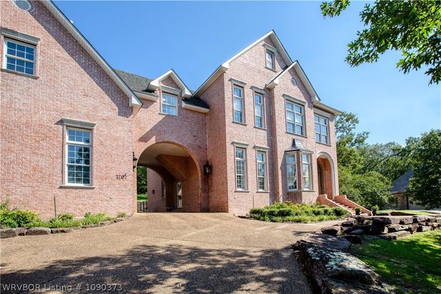 4707 Oak Hollow Lane, Fort Smith, AR 72903