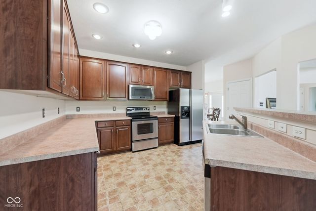 13525 Lablanca Bend, Carmel, IN 46074