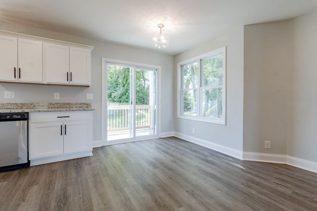 60 W High St, Clarksville, TN 37040