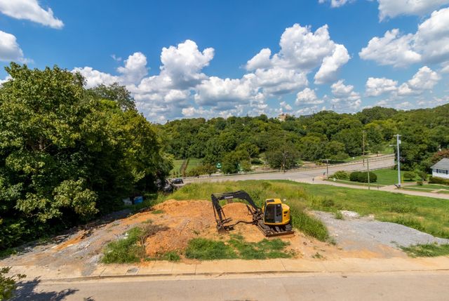 60 W High St, Clarksville, TN 37040