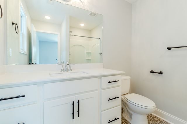 60 W High St, Clarksville, TN 37040