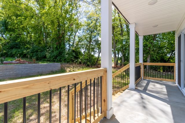 60 W High St, Clarksville, TN 37040