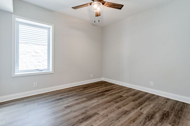 60 W High St, Clarksville, TN 37040