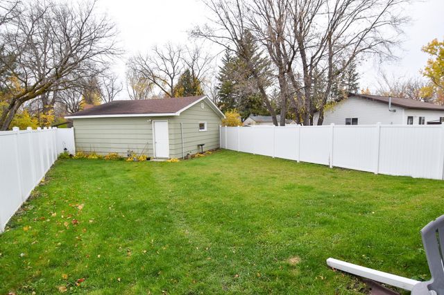 1009 Knight Avenue N, Thief River Falls, MN 56701