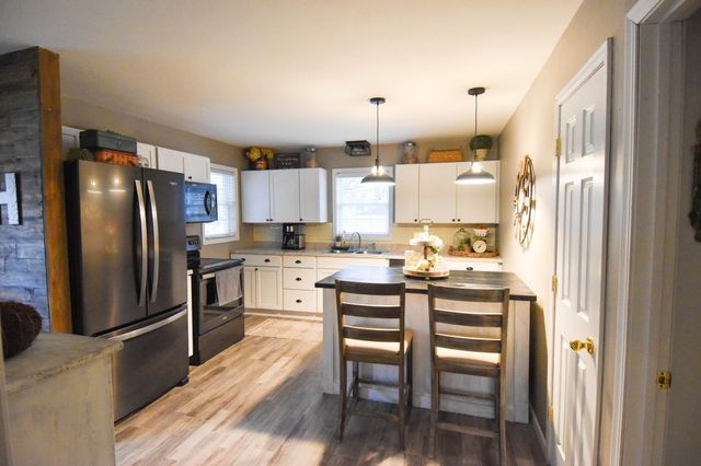 1009 Knight Avenue N, Thief River Falls, MN 56701