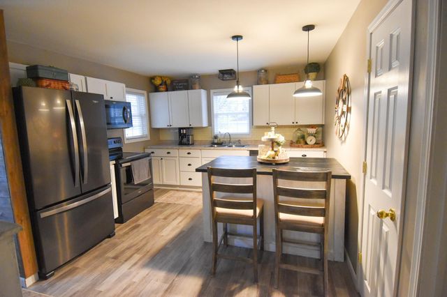 1009 Knight Avenue N, Thief River Falls, MN 56701