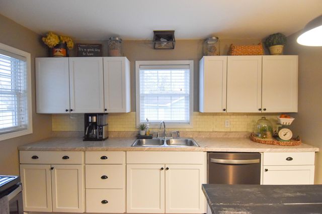 1009 Knight Avenue N, Thief River Falls, MN 56701