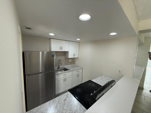 941 W OAK RIDGE ROAD D, Orlando, FL 32809
