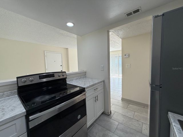 941 W OAK RIDGE ROAD D, Orlando, FL 32809