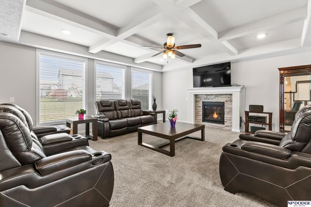 5216 Heartland Drive, Papillion, NE 68133