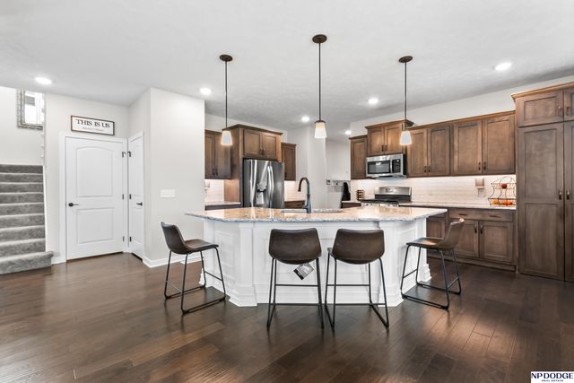 5216 Heartland Drive, Papillion, NE 68133