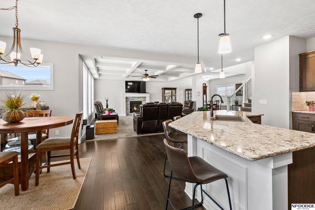 5216 Heartland Drive, Papillion, NE 68133