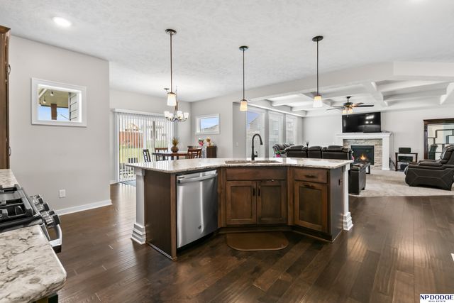 5216 Heartland Drive, Papillion, NE 68133