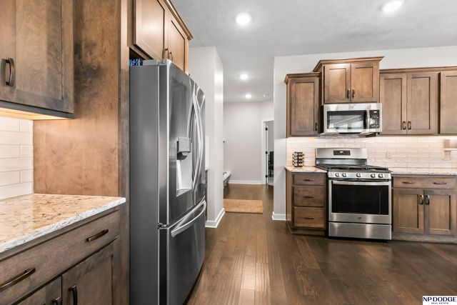 5216 Heartland Drive, Papillion, NE 68133