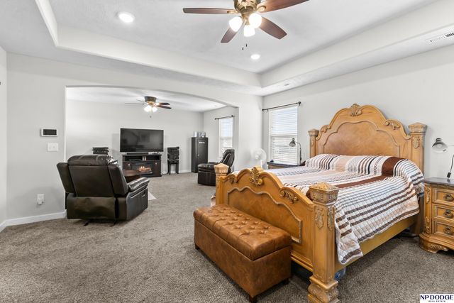 5216 Heartland Drive, Papillion, NE 68133