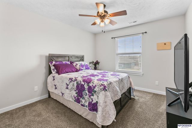 5216 Heartland Drive, Papillion, NE 68133