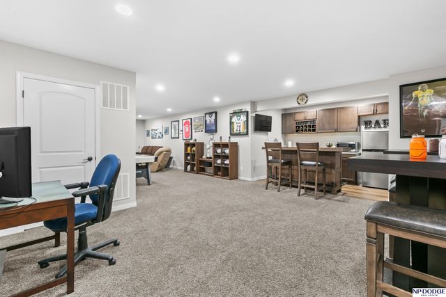 5216 Heartland Drive, Papillion, NE 68133