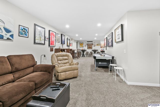 5216 Heartland Drive, Papillion, NE 68133
