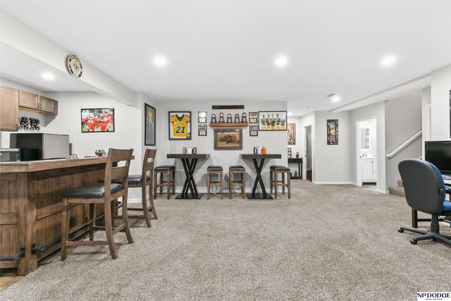5216 Heartland Drive, Papillion, NE 68133