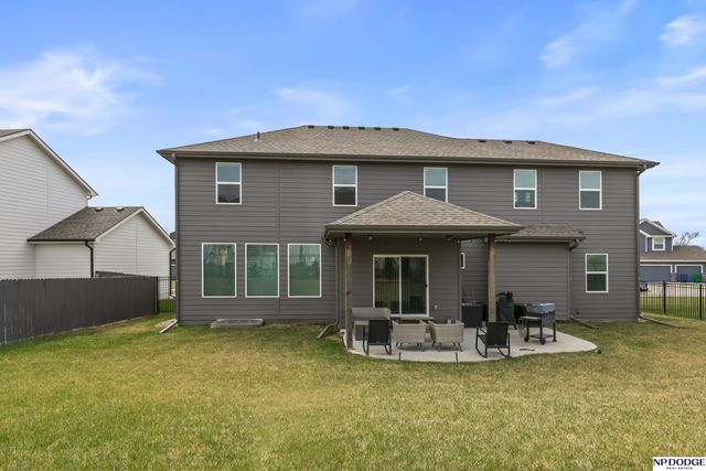 5216 Heartland Drive, Papillion, NE 68133