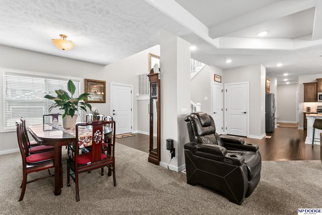 5216 Heartland Drive, Papillion, NE 68133