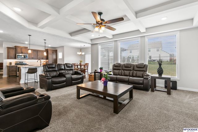 5216 Heartland Drive, Papillion, NE 68133