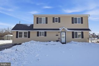 50 RED CEDAR DR, Levittown, PA 19055