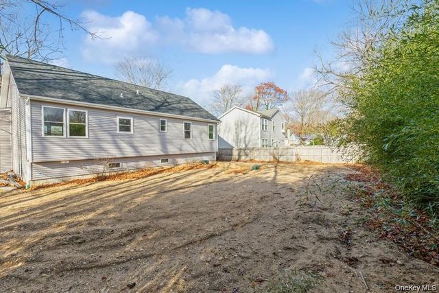 125 Lynbrook Drive, Mastic Beach, NY 11951