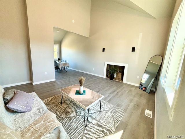 125 Lynbrook Drive, Mastic Beach, NY 11951