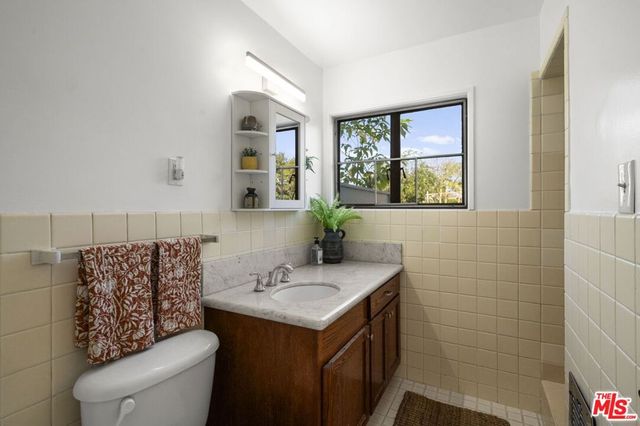 5441 Village Green, Los Angeles, CA 90016