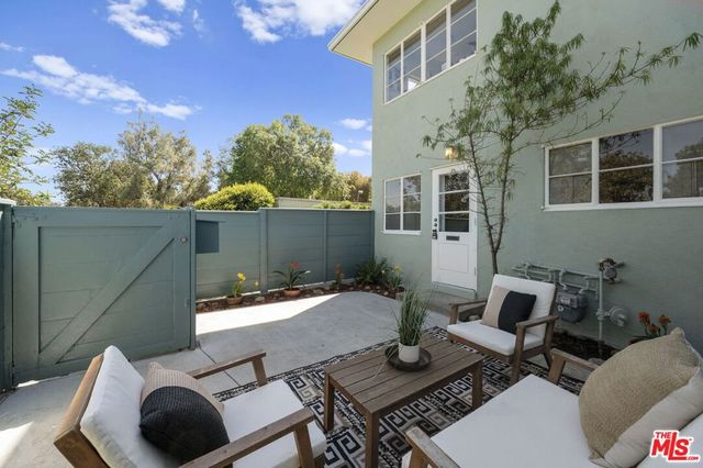 5441 Village Green, Los Angeles, CA 90016