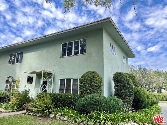 5441 Village Green, Los Angeles, CA 90016