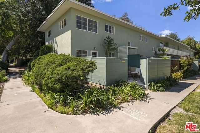 5441 Village Green, Los Angeles, CA 90016