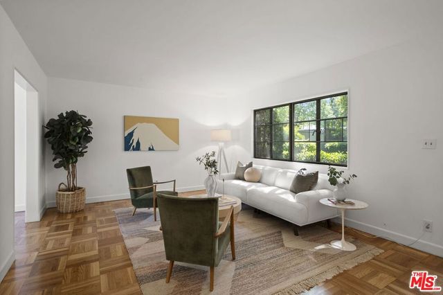 5441 Village Green, Los Angeles, CA 90016